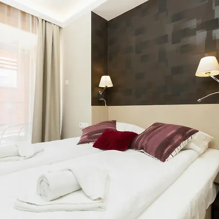 Stunning 2 Bedroom & Motlawa River View In By Renters 아파트 *