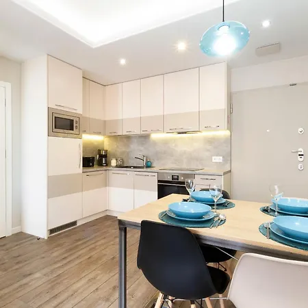 Stunning 2 Bedroom & Motlawa River View In By Renters 아파트 *